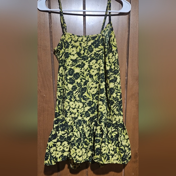 Worn once black and yellow dress - Picture 2 of 3